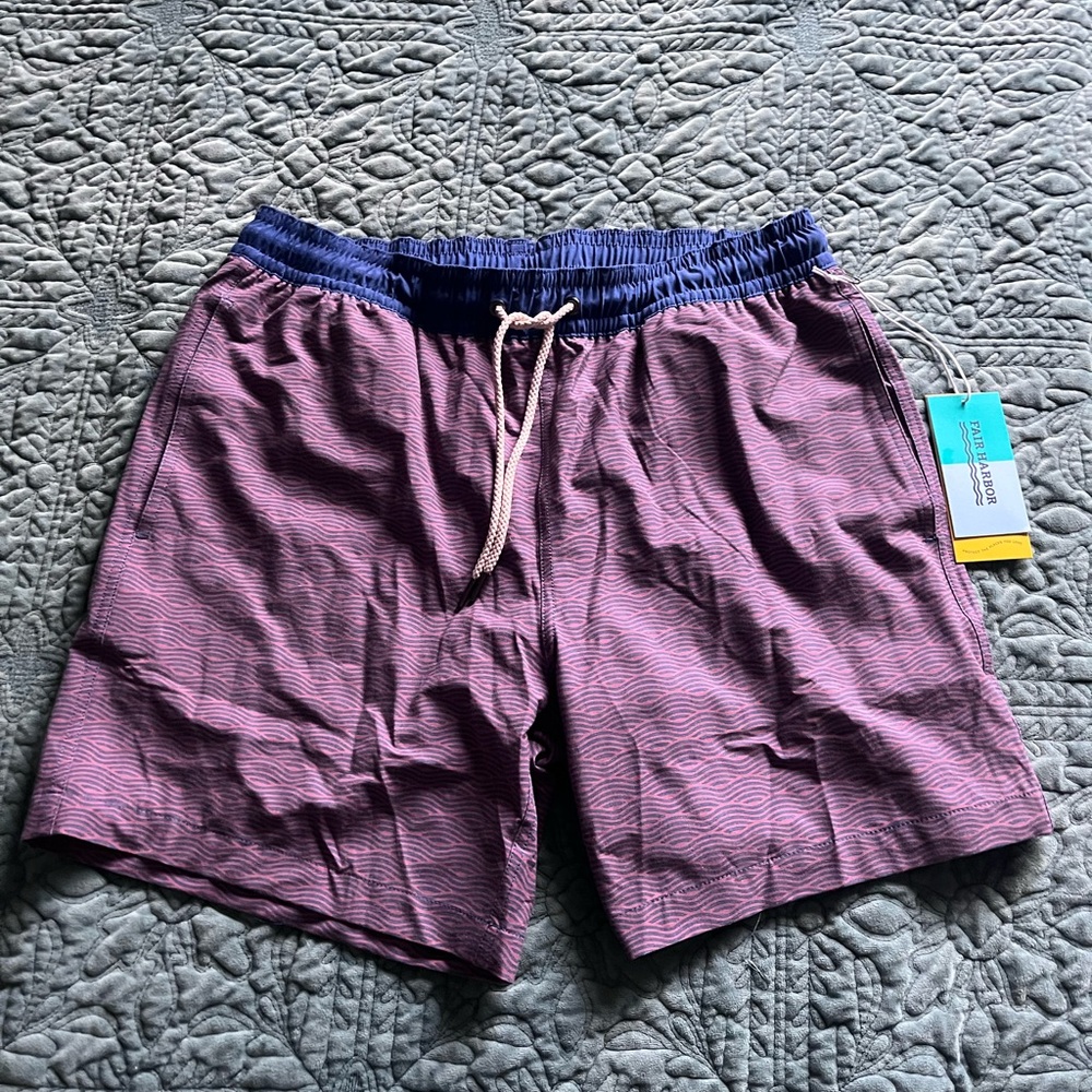 NWT XL Men’s Fair Harbor Bayberry Trunk- Red Waves 🌊